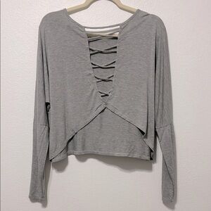 Forever 21 Open Back Cropped Long Sleeve Lightweight Size Medium PTP 23” EUC